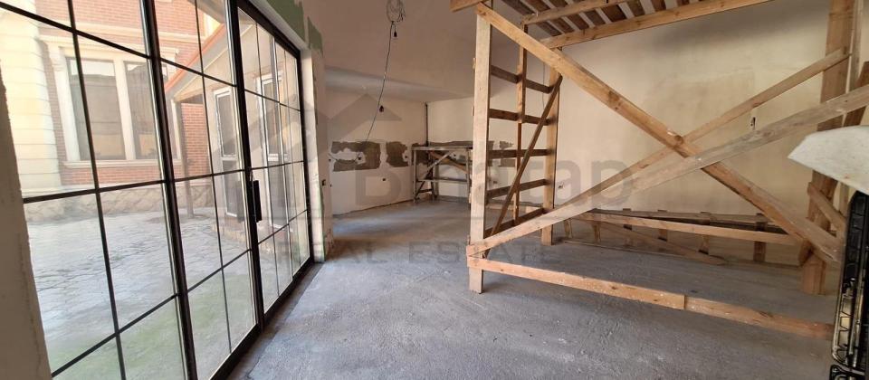 Satılır 5 otaqlı həyət evi  420 m², Avtovağzal m. - 15