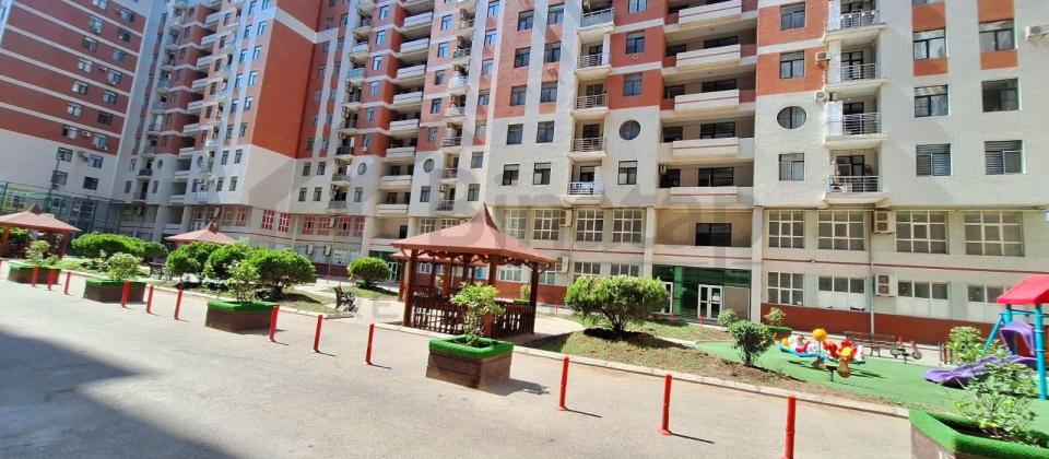 Kirayə verilir 4 otaqlı yeni tikili 230 m², 8 Noyabr m. - 2