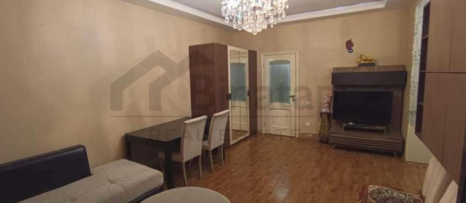 Azadliq prospekti, ABŞ Sefirliyinin yani, 28 May m/s yaxin 3 otaqli menzil satilir/100 kv.m. - 3