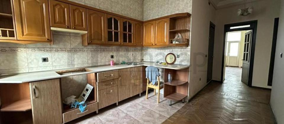 Axundov bagi ve İçerişeher m/s yaxin 3 otaqli menzil satilir/90 kv.m. - 3