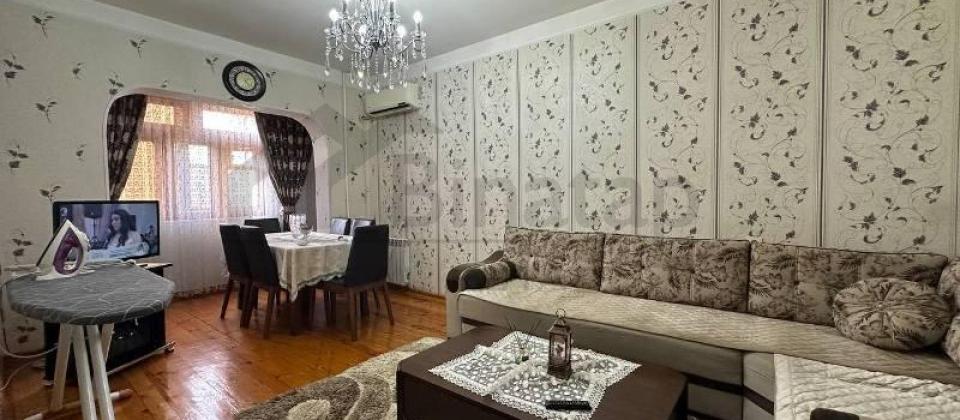 Metbuat prospekti, Elmler Akademiyasi m/s yaxin 2 otaqli menzil satilir/70 kv.m. - 2