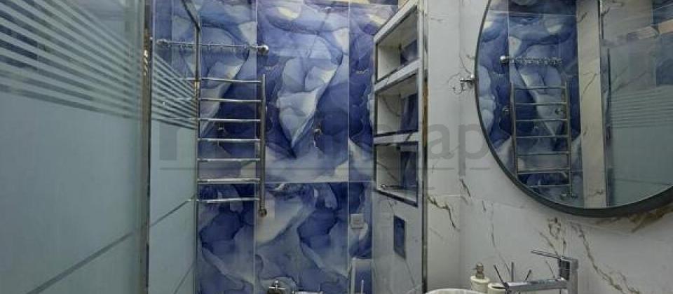 İnqlab, 8 Noyabr ve Tibb Universitetine yaxin 3 otaqli menzil satilir/100 kv.m. - 9