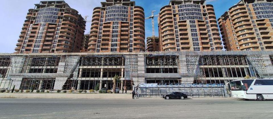 Qaradag rayonu, Lokbatan gesebesinde 2 otaqli menzil satilir/77.8 kv.m. - 2