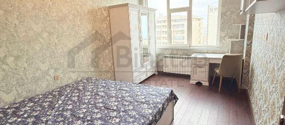 Nerimanov heykeli ve Dost agentliyinin yaninda 4 otaqli menzil satilir/164 kv.m. - 8