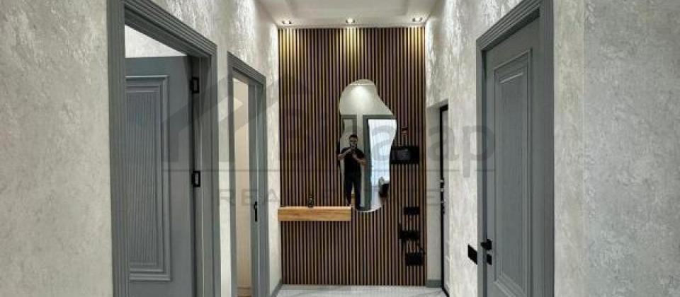 İnqlab, Tibb Universitetinin yaninda 3 otaqli menzil satilir/108 kv.m. - 12