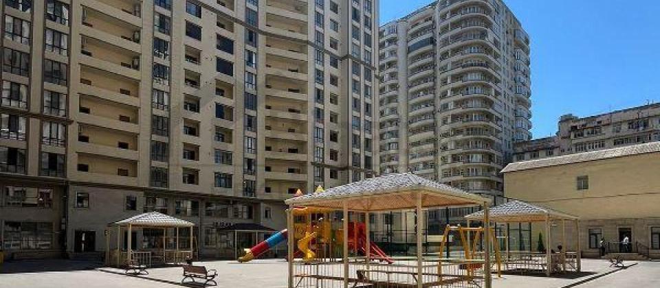 Şerq bazarinin yani, 28 May m/s yaxin 4 otaqli menzil satilir/233 kv.m. - 3