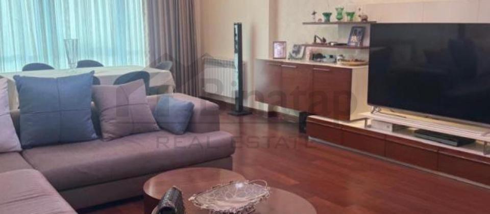 Lider tv ve Yasamal parkinin yaninda 4 otaqli menzil satilir/170 kv.m.