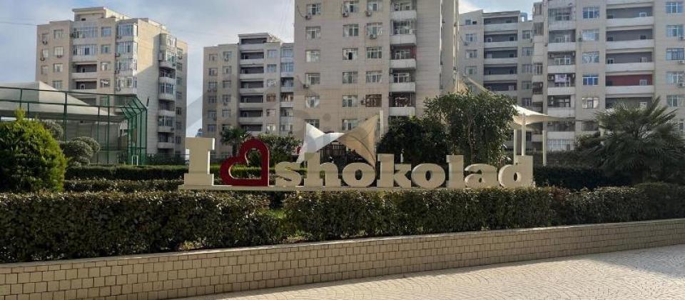 Şokolad Tower'de 3 otaqli menzil satilir/185 kv.m., Elmler Akademiyasi m/s yaxindir