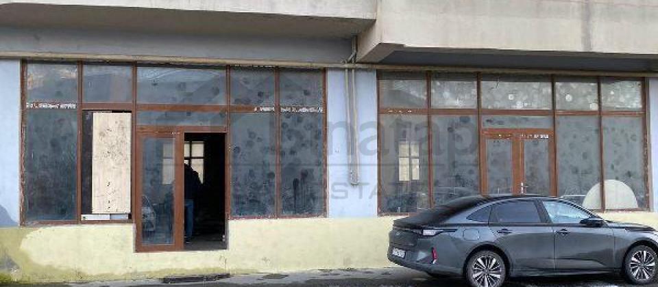 Neapol ve Ukraina dairesine yaxin temirsiz obyekt satilir/400 kv.m.