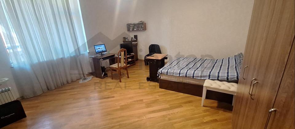 Zərdabi küç., N. Tusi klinikanın yanı. - 10