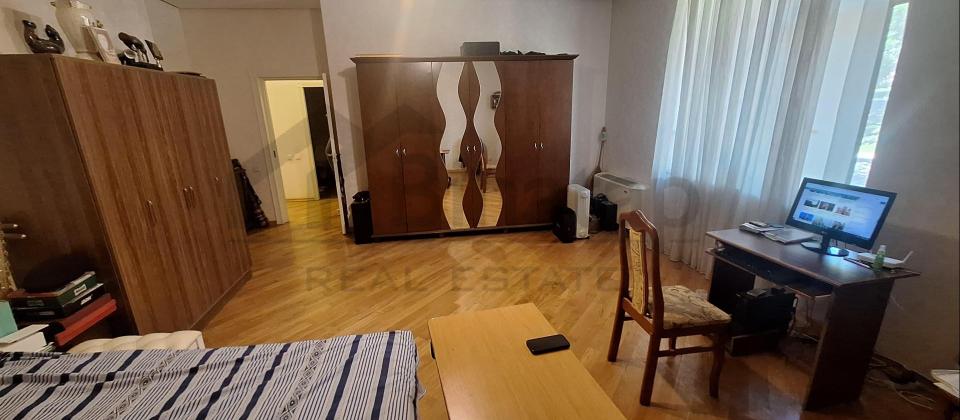 Zərdabi küç., N. Tusi klinikanın yanı. - 11