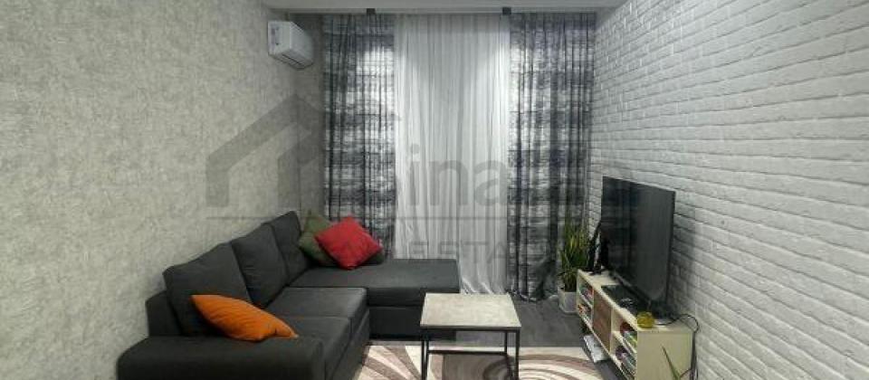 3 №li Asan xidmetin arxasinda 3 otaqli menzil satilir/80 kv.m.