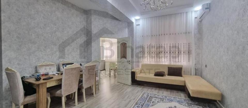 Qiş parki ve 28 May m/s yaxin 2 otaqli menzil kiraye verilir/70 kv.m.