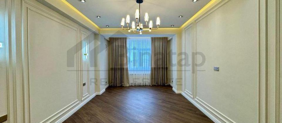 Ayna Sultanova heykeli ve Genclik m/s yaxin 3 otaqli menzil satilir/120 kv.m.