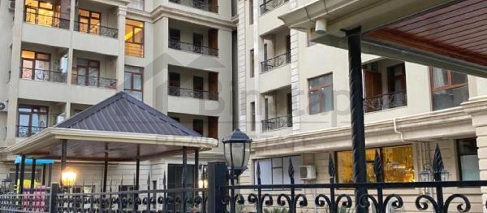 Tibb Universitetinin yaninda 4 otaqli menzil satilir/183 kv.m. - 3