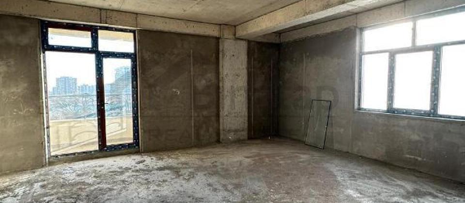 Tibb Universitetinin yaninda 4 otaqli menzil satilir/183 kv.m. - 5