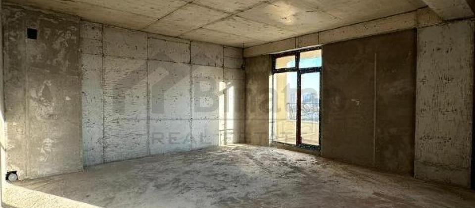 Tibb Universitetinin yaninda 4 otaqli menzil satilir/183 kv.m. - 6