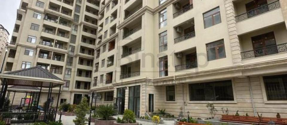 Tibb Universitetinin yaninda 4 otaqli menzil satilir/205 kv.m. - 2