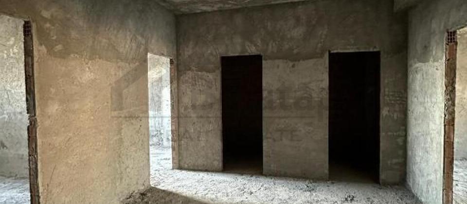 Tibb Universitetinin yaninda 4 otaqli menzil satilir/205 kv.m. - 10