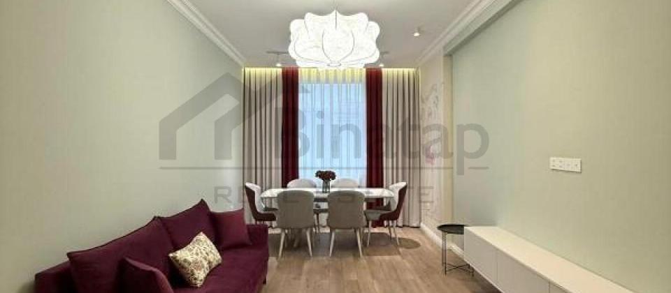 8 Noyabr m/s 5 deqiqelik mesafede 3 otaqli menzil satilir/115 kv.m.