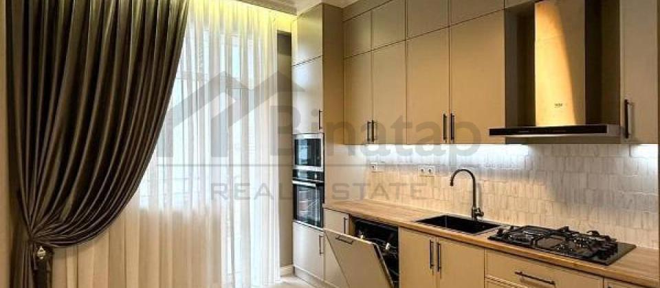 8 Noyabr m/s 5 deqiqelik mesafede 3 otaqli menzil satilir/115 kv.m. - 12