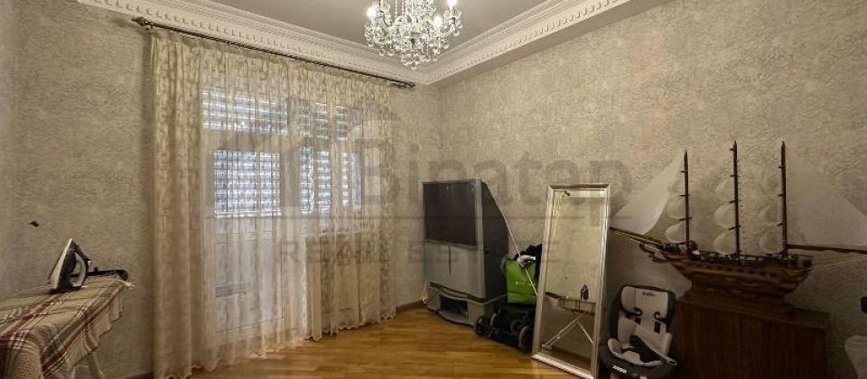 Heyder Eliyev merkezinin yaninda 4 otaqli menzil satilir/170 kv.m. - 6