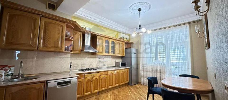 Heyder Eliyev merkezinin yaninda 4 otaqli menzil satilir/170 kv.m. - 7