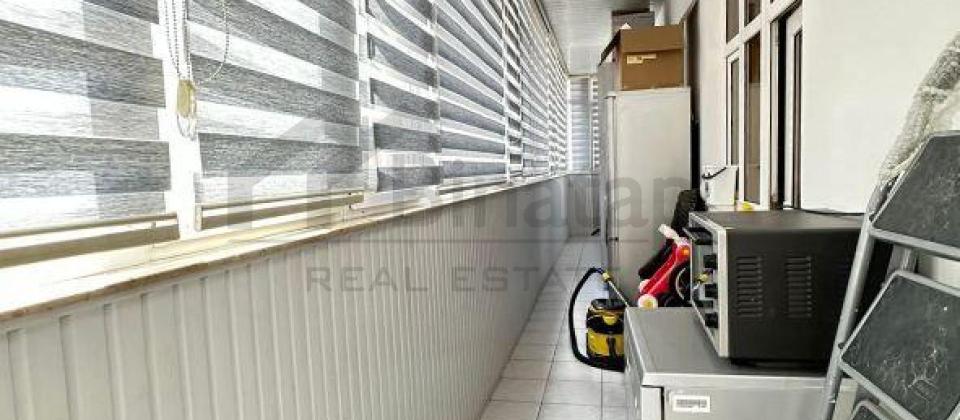 Heyder Eliyev merkezinin yaninda 4 otaqli menzil satilir/170 kv.m. - 12