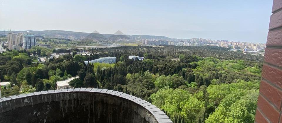 Badamdar qesebesi, Botanika baginin yaninda 3 otaqli menzil satilir/138 kv.m. - 2