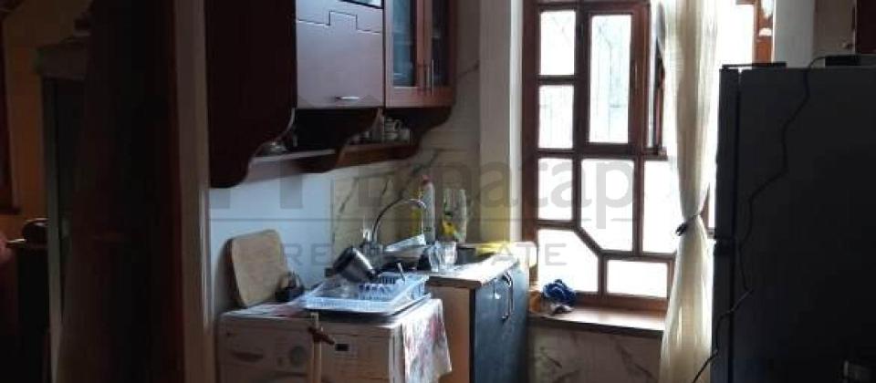 Qubanov, Nizami m/s yaxin 2 mertebeli heyet evi satilir/160 kv.m. - 10