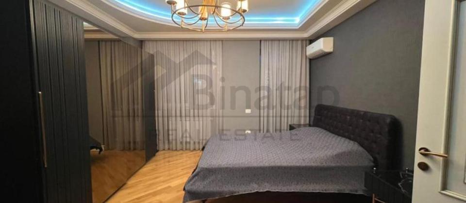 İnqlab, Qafqaz otelin yani, 8 Noyabr m/s yaxin 4 otaqli menzil satilir/207 kv.m. - 4