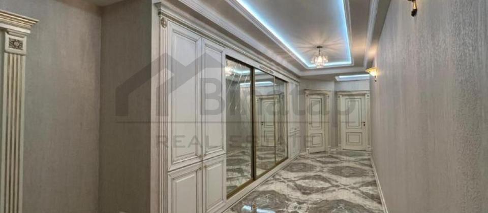 İnqlab, Qafqaz otelin yani, 8 Noyabr m/s yaxin 4 otaqli menzil satilir/207 kv.m. - 6