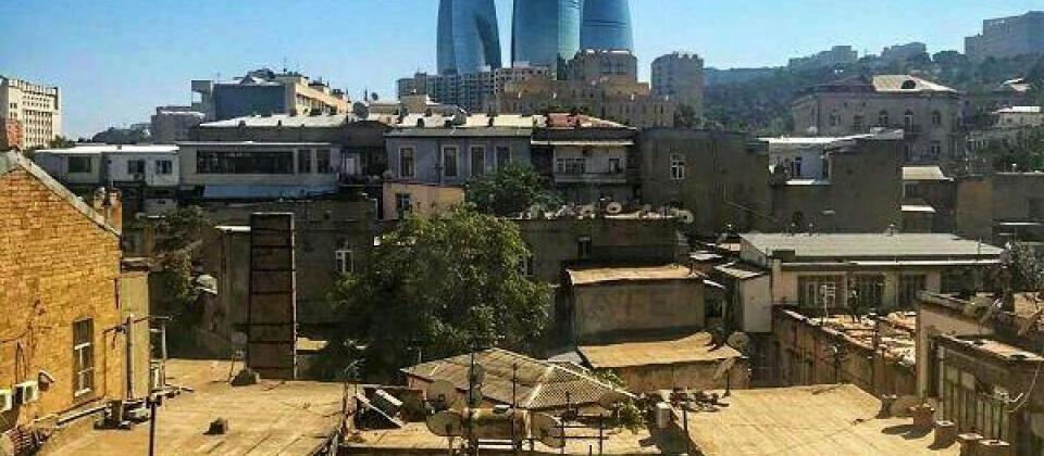 Merkez..! İçerişeher m/s yaninda 3 otaqli menzil satilir/86 kv.m. - 2