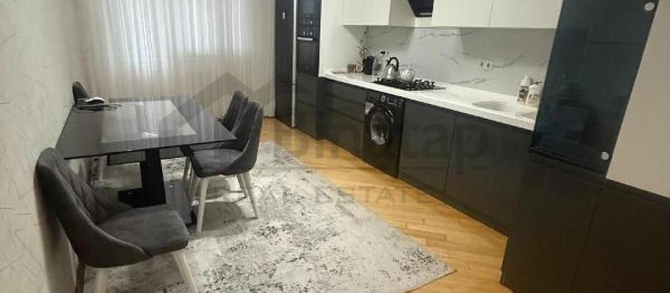 Qish parkinin yani, Nizami ve 28 May m/s yaxin 3 otaqli menzil satilir/140 kv.m. - 5