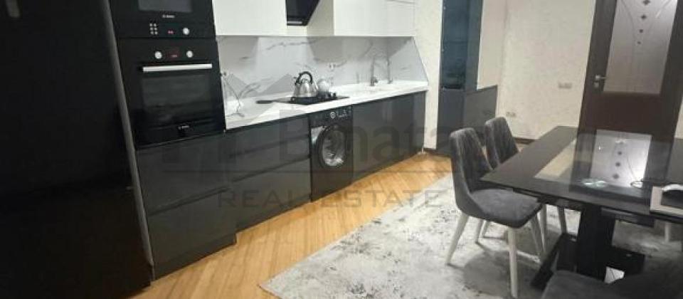 Qish parkinin yani, Nizami ve 28 May m/s yaxin 3 otaqli menzil satilir/140 kv.m. - 6