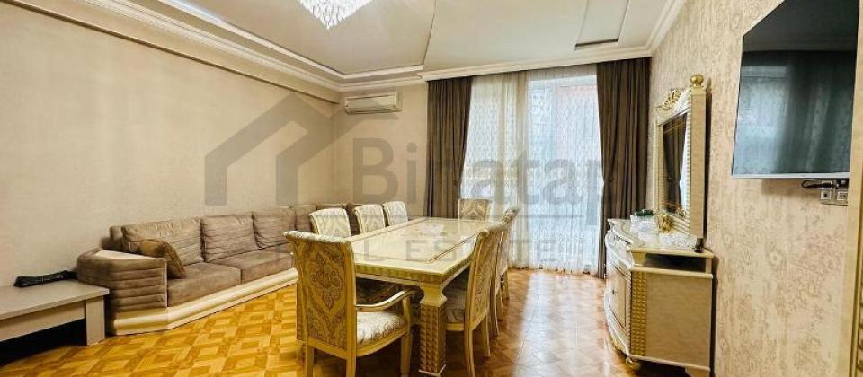 Odlar Yurdu Universitetinin yani, Genclik ve Nerimanov m/s yaxin 3 otaqli menzil satilir/165 kv.m. - 2