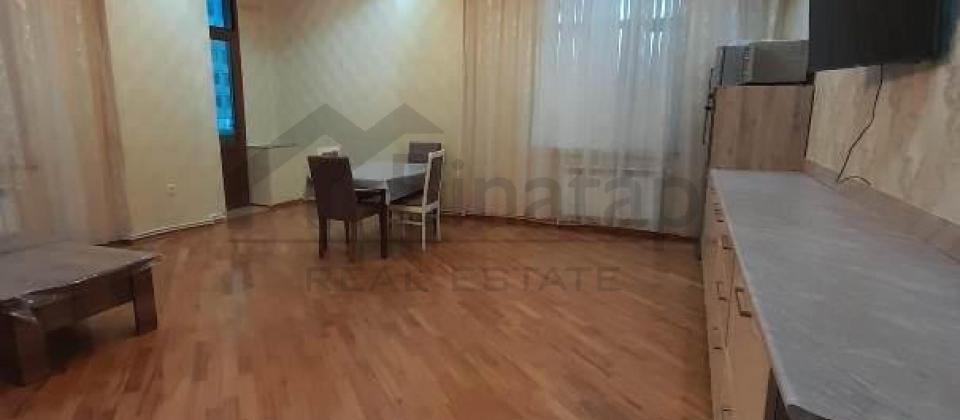 A.M.Şerifzade kuçesi, İnşaatçılar m/s yaninda 3 otaqli menzil satilir/105 kv.m.