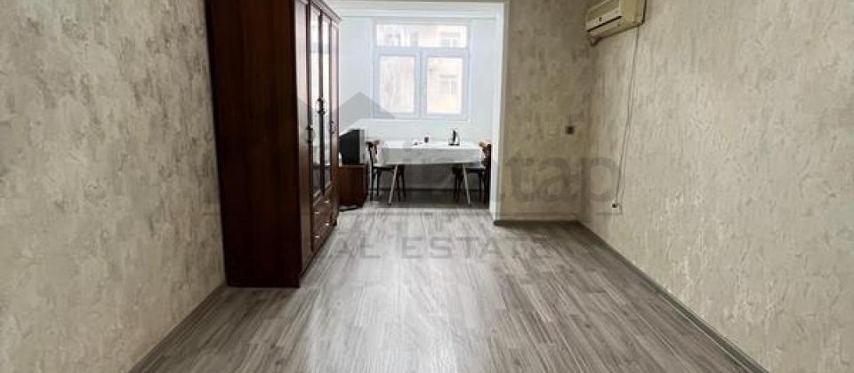 Musabeyov parkinin yani, Elmler Akademiyasi m/s yaxin 1 otaqli menzil satilir/35 kv.m.