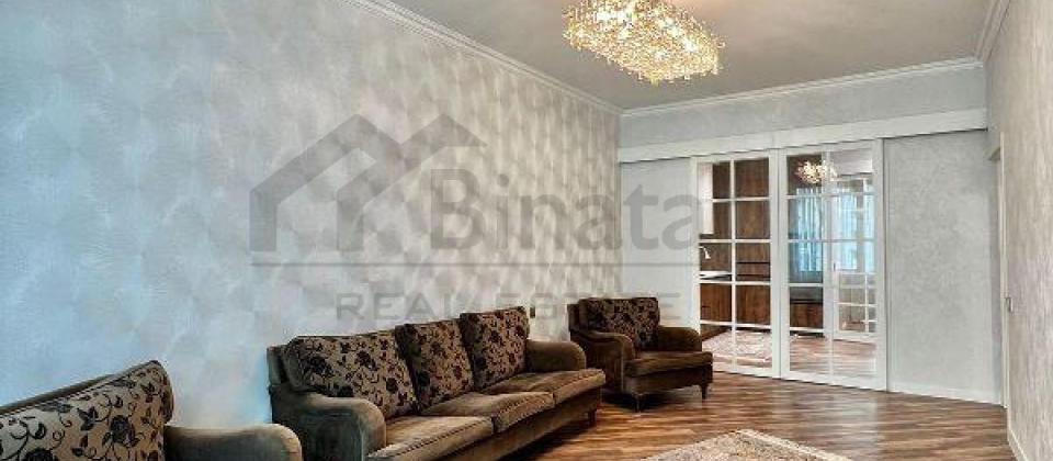 Tibb Universitetinin yaninda 3 otaqli menzil satilir/92 kv.m. - 2