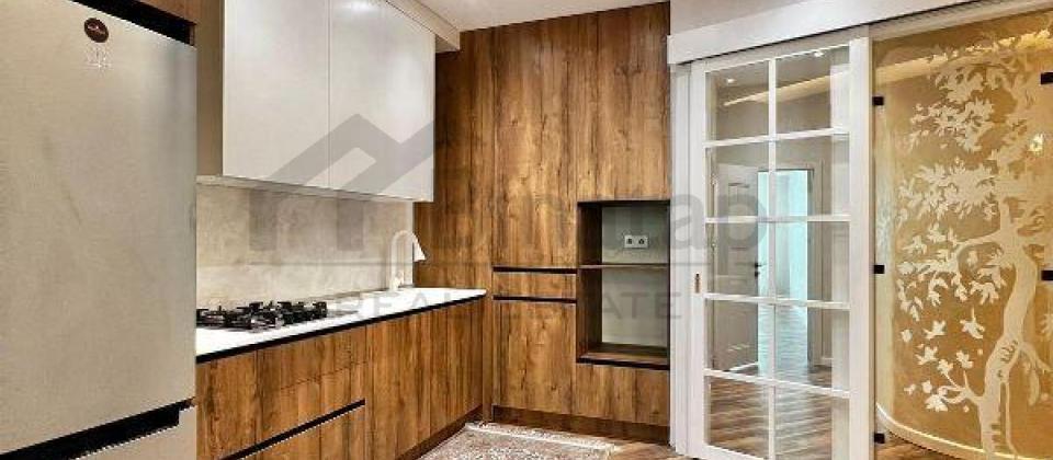 Tibb Universitetinin yaninda 3 otaqli menzil satilir/92 kv.m. - 4