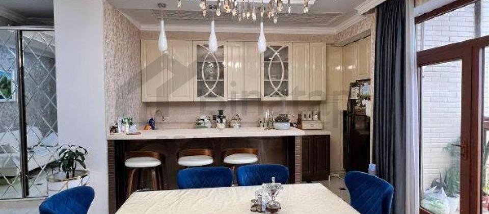 Musabeyov parkinin yani, Elmler Akademiyasi m/s yaxin 2 otaqli menzil satilir/98 kv.m.