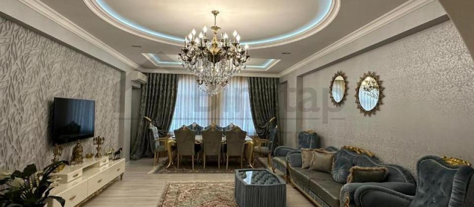 Nesimi m/s ve Zeytun baglarina yaxin 3 otaqli menzil satilir/146 kv.m.