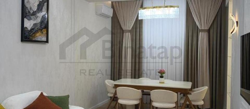 Koala ve Koroglu parklarinin yaninda 3 otaqli menzil satilir/98 kv.m. - 2