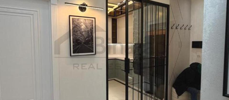 Koala ve Koroglu parklarinin yaninda 3 otaqli menzil satilir/98 kv.m. - 9