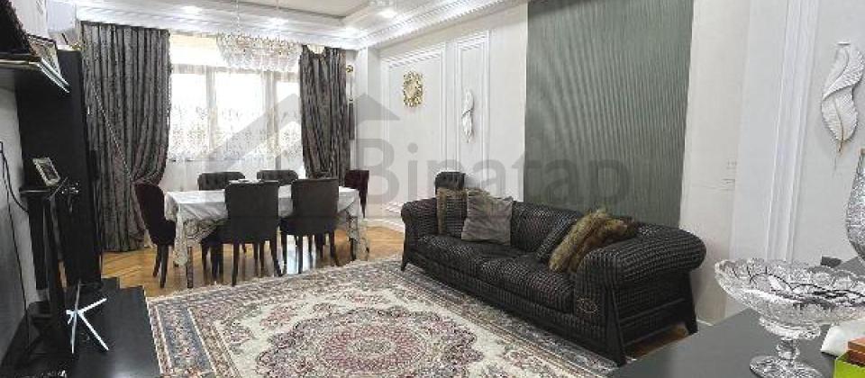 Yeni Yasamal, 2№li Tibb Kollecine yaxin 3 otaqli menzil satilir/147 kv.m.