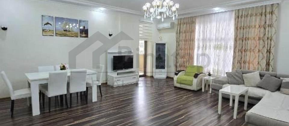 Statistika Komitesinin yaninda 3 otaqli menzil satilir/175 kv.m.