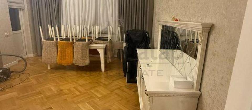 Huseyn Cavid prospekti, Elmler Akademiyasi m/s yaxin 3 otaqli menzil satilir/131 kv.m. - 3