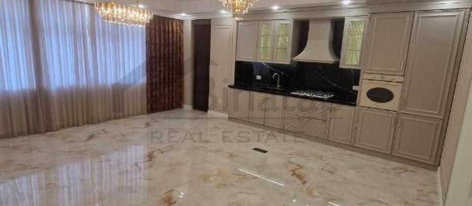 Semed Vurgun parki ve 28 May m/s yaxin 3 otaqli menzil satilir/110 kv.m.