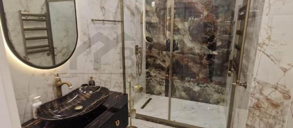 Semed Vurgun parki ve 28 May m/s yaxin 3 otaqli menzil satilir/110 kv.m. - 12