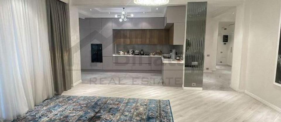 Baki saglamliq merkezinin yani, Genclik Malla yaxin 3 otaqli menzil satilir/135 kv.m. - 2